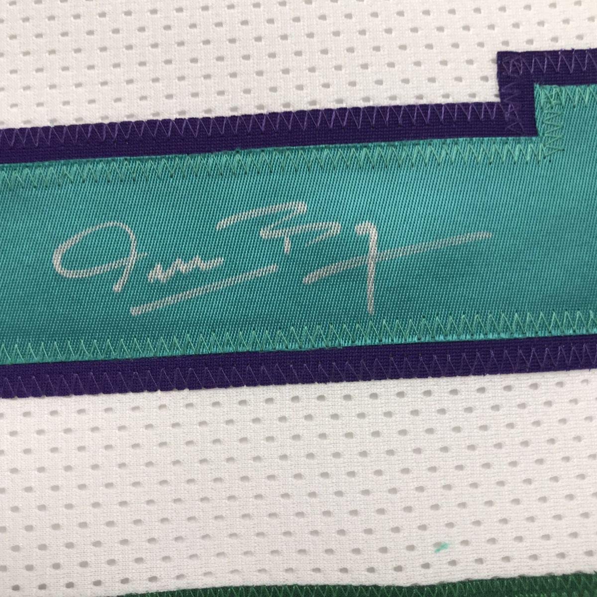 Autographed/Signed Muggsy Bogues Charlotte White Basketball Jersey PSA/DNA COA - Sport Cards