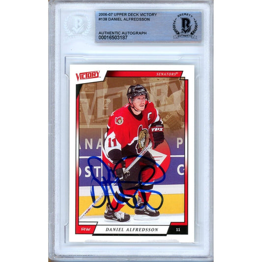 2006-07 Upper Deck Victory #138 — Daniel Alfredsson Ottawa Senators Autographed Trading Card — Beckett Authentication