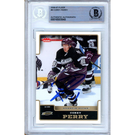 2006-07 Fleer #8 — Corey Perry Anaheim Ducks Autographed Trading Card — Beckett Authentication