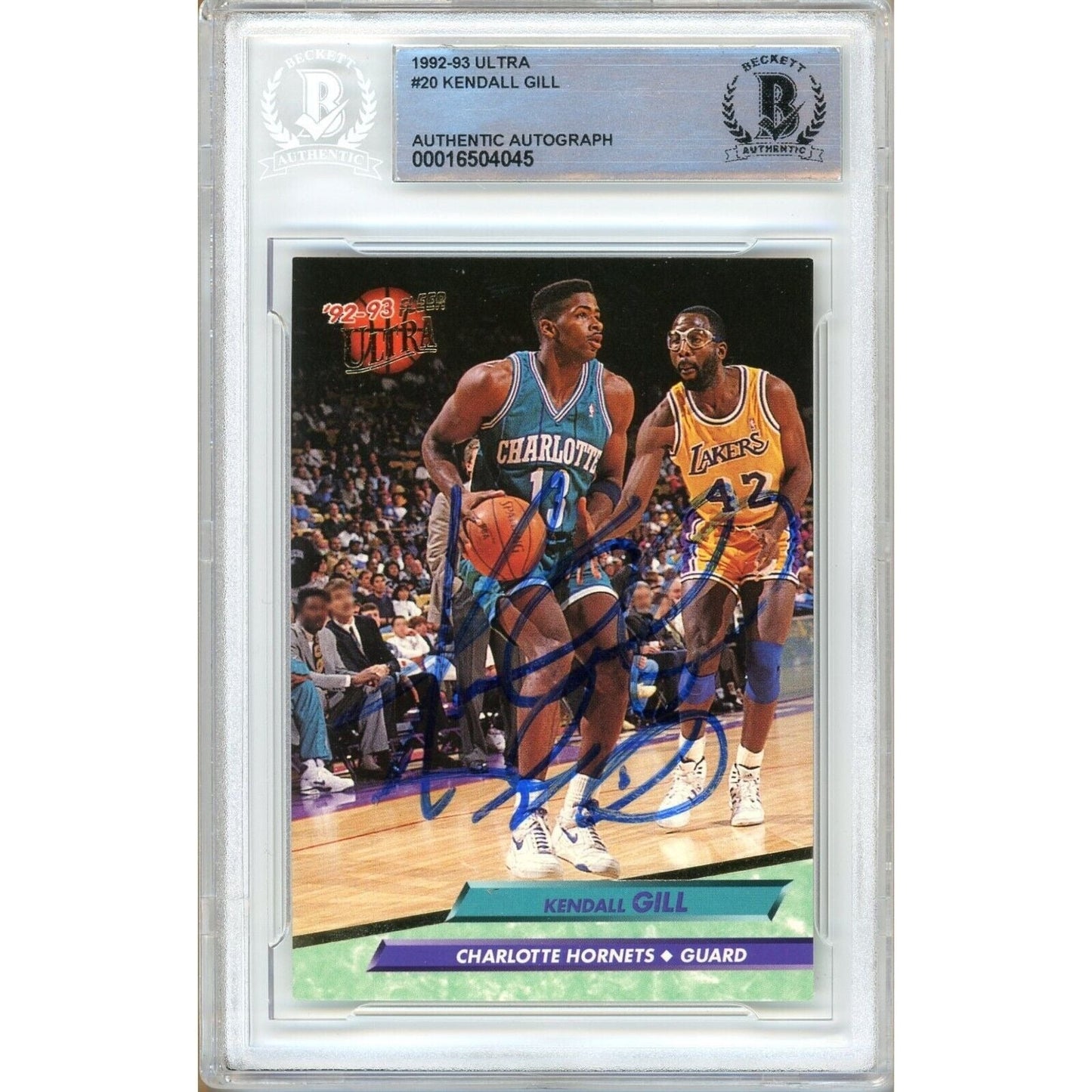 1992—93 Fleer — Kendall Gill Charlotte Hornets Autographed Trading Card — Beckett Authentication