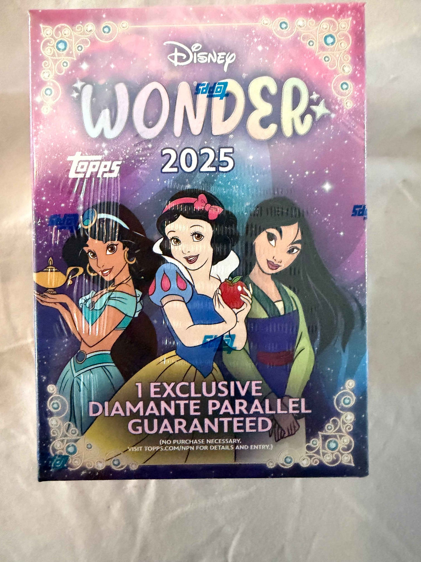 2025 Disney Wonder Value Pack with 1 Exclusive Diamante Parallel Card Guarenteed