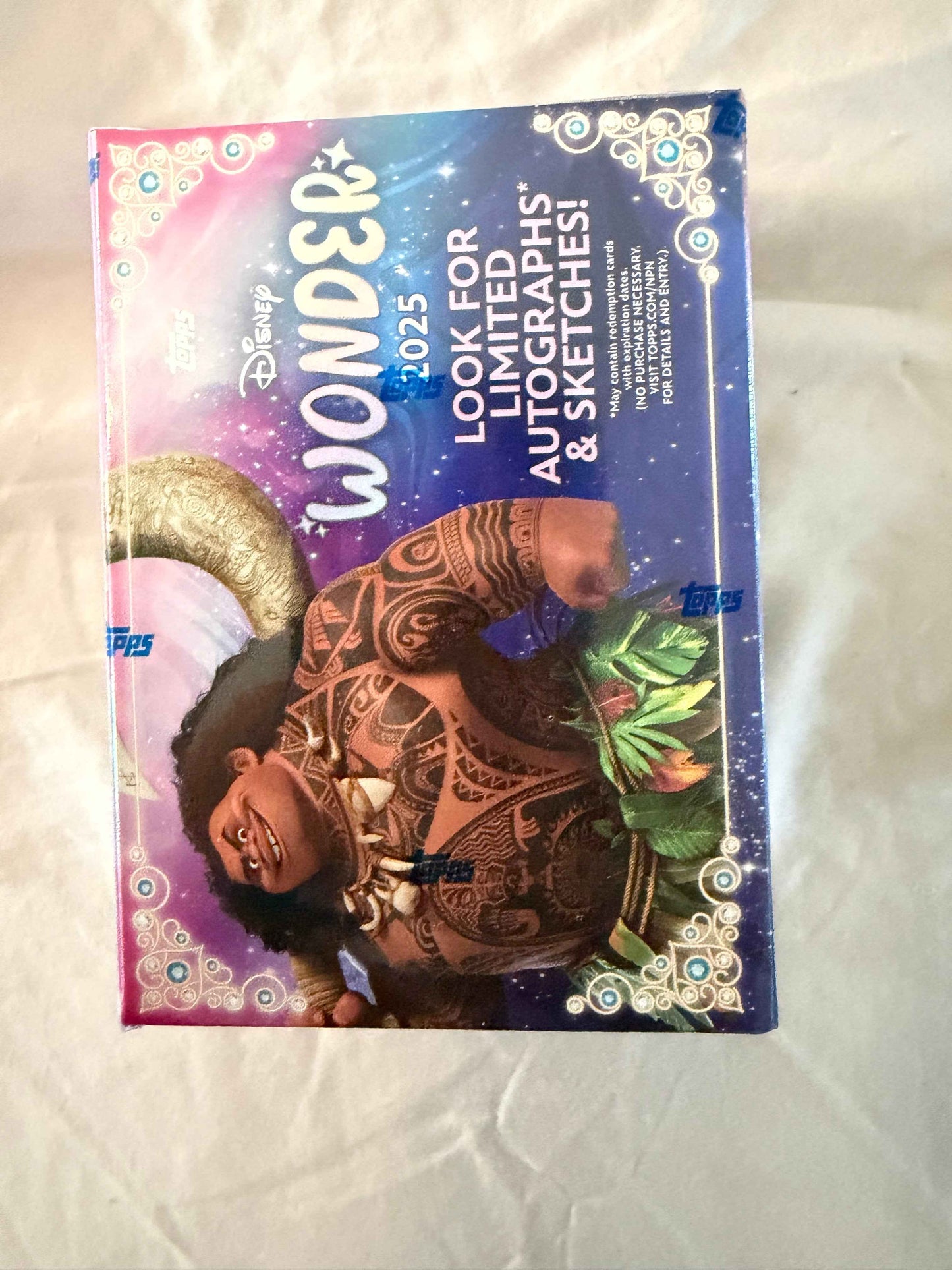 2025 Disney Wonder Value Pack with 1 Exclusive Diamante Parallel Card Guarenteed