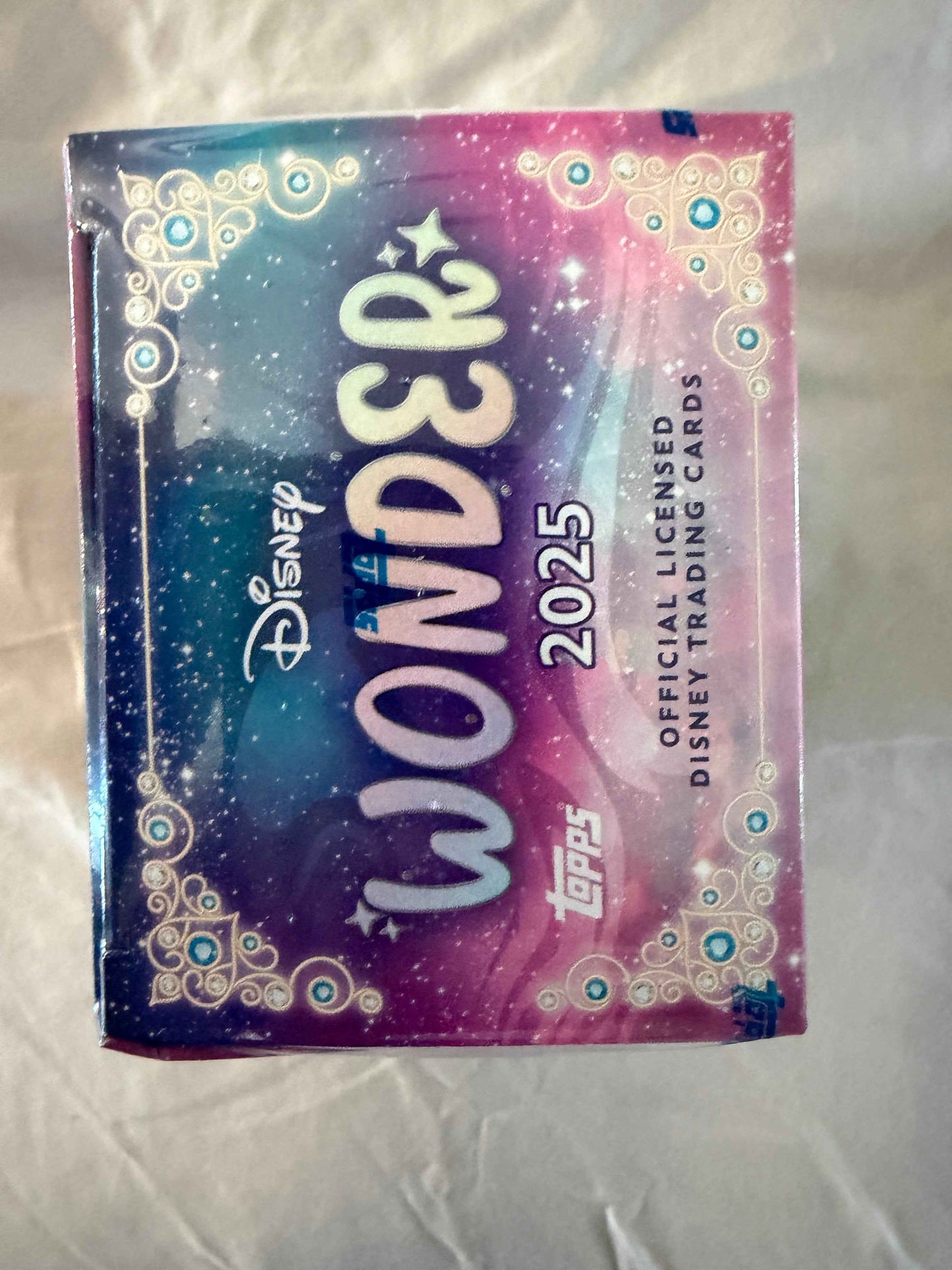 2025 Disney Wonder Value Pack with 1 Exclusive Diamante Parallel Card Guarenteed
