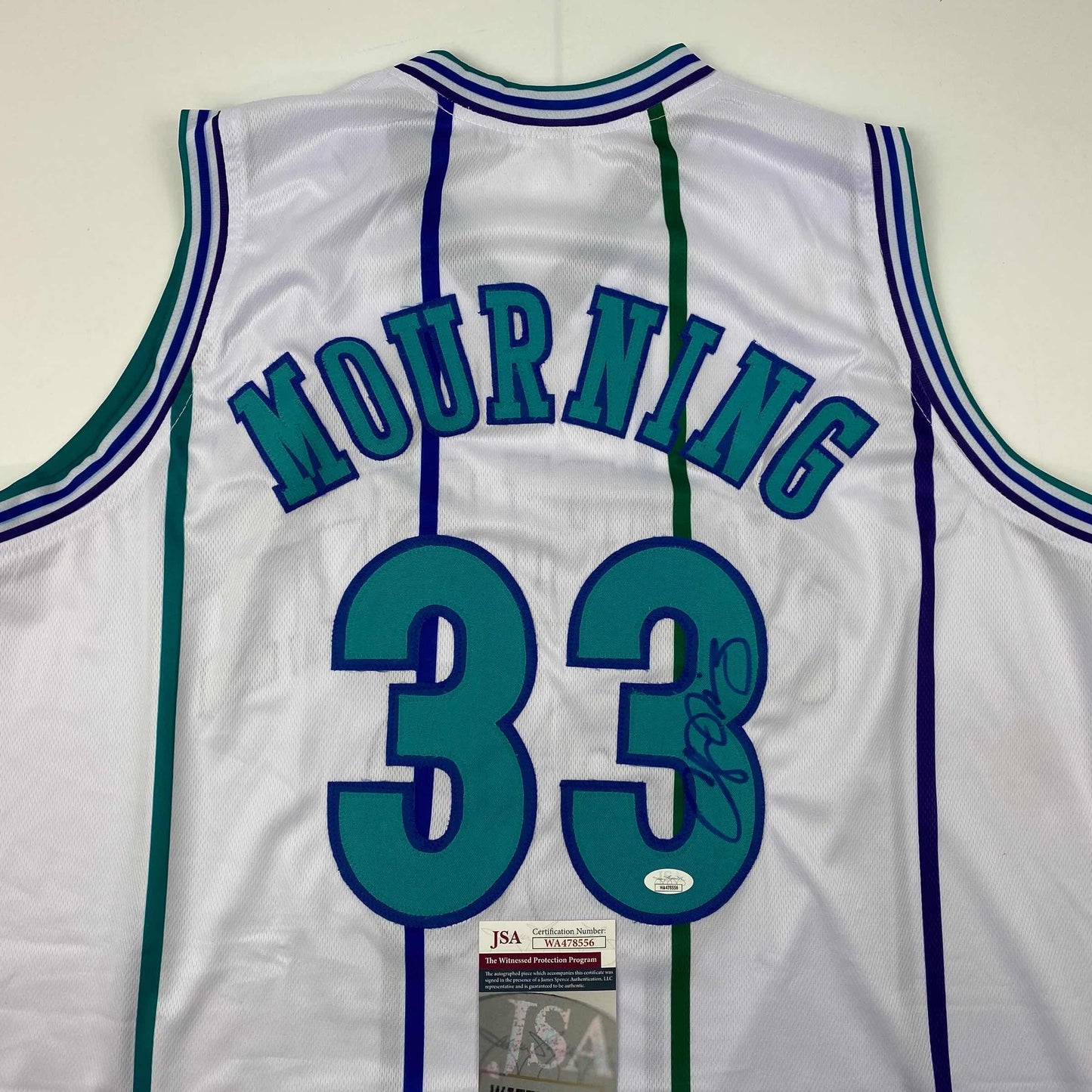 Autographed/Signed Alonzo Mourning Charlotte White Basketball Jersey JSA COA - Sport Cards
