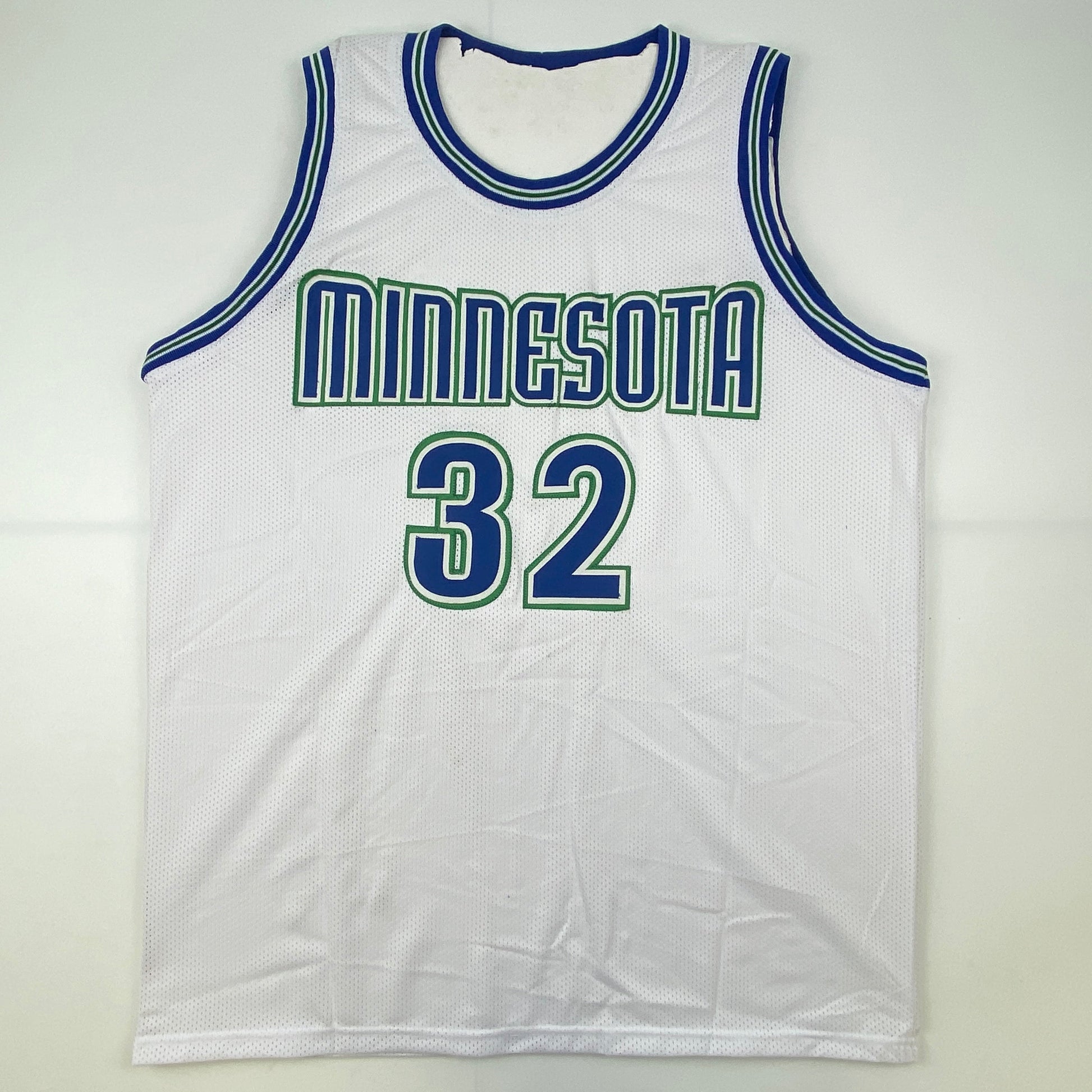 Autographed/Signed Christian Laettner Minnesota White Basketball Jersey PSA/DNA COA - Sport Cards