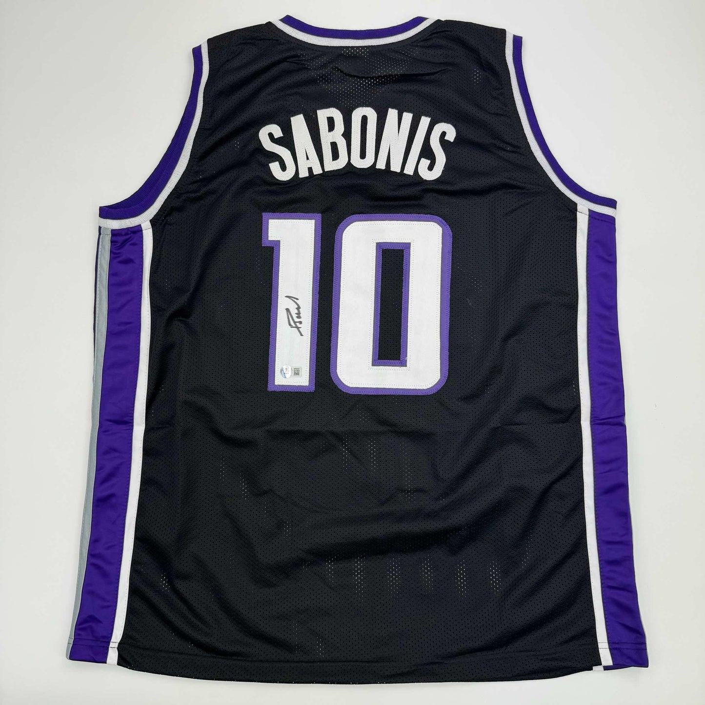 Autographed/Signed Domantas Sabonis Sacramento Black Basketball Jersey Beckett BAS COA - Sport Cards
