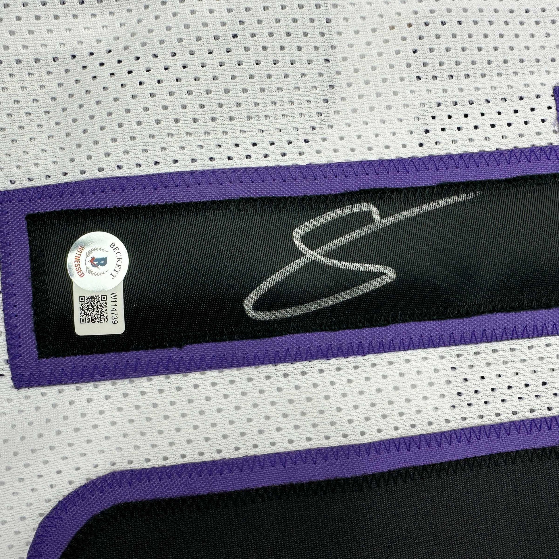 Autographed/Signed DeMar DeRozan Sacramento White Basketball Jersey Beckett BAS COA - Sport Cards