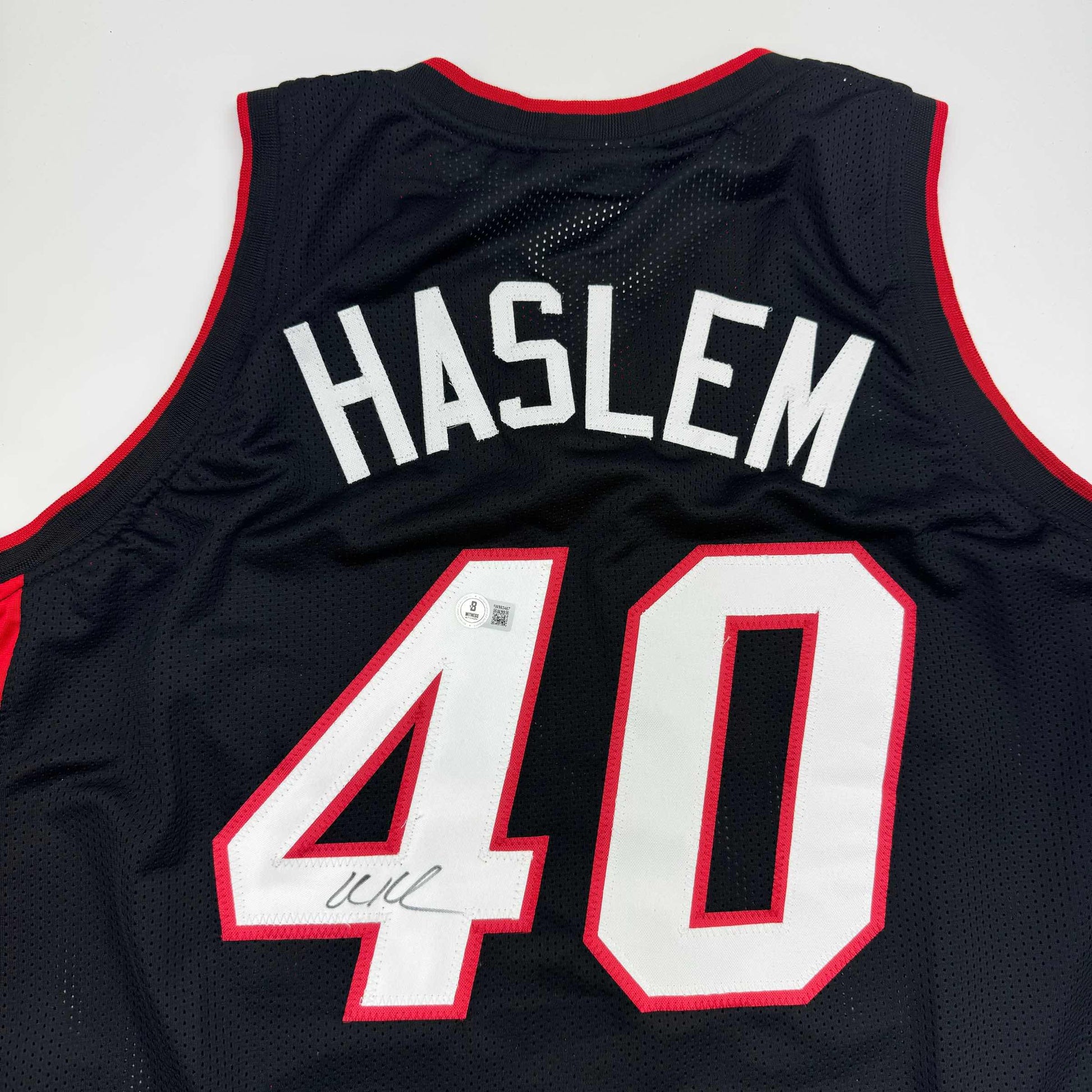 Autographed/Signed Udonis Haslem Miami Black Basketball Jersey Beckett BAS COA - Sport Cards
