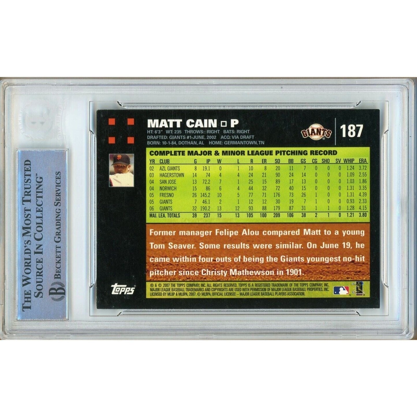 Matt Cain San Francisco Giants Signed 2007 Topps Baseball Card Beckett Auth Auto Slab