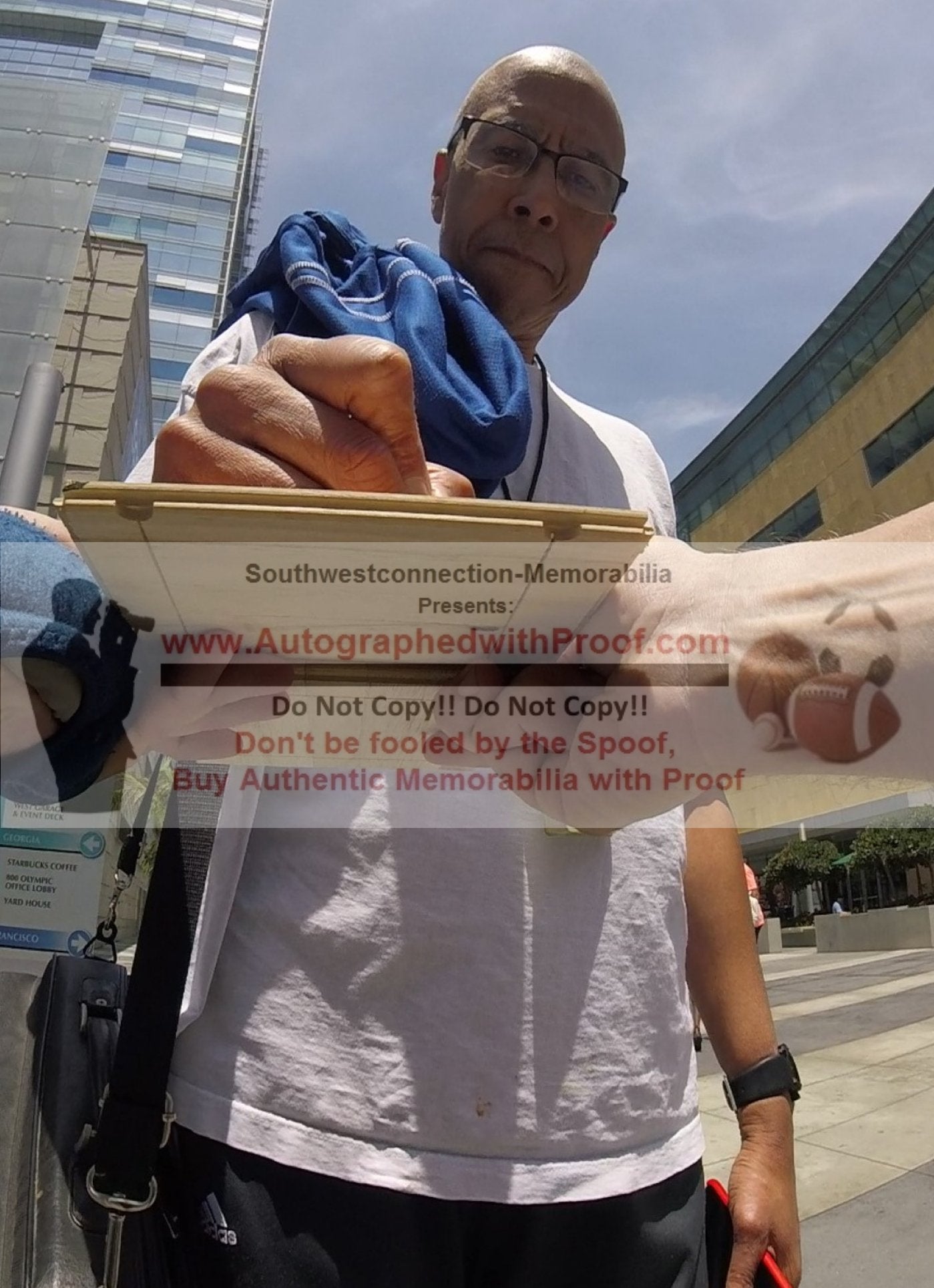 Mychal Thompson Signed Los Angeles Lakers 6x6 Basketball Floor Board Proof Photo Beckett S38769